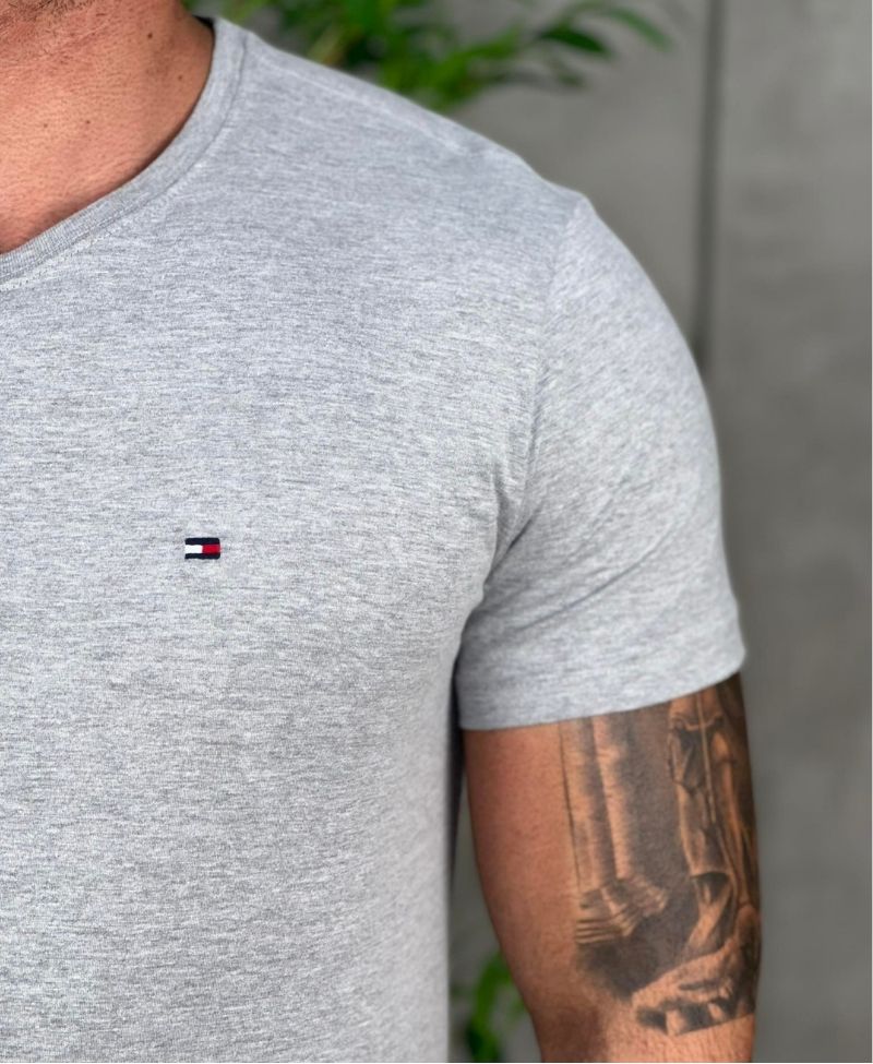 Camiseta Cinza Masculina Logo no Peito - Tommy Hilfiger